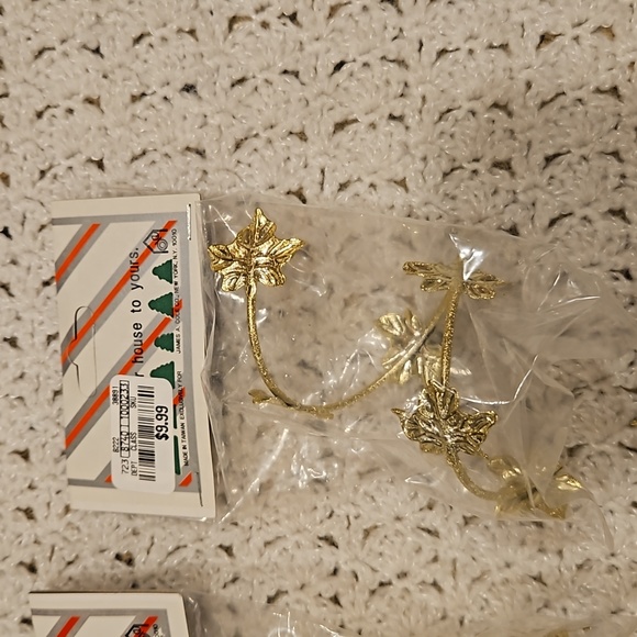 Vintage Cloth Napkin Twisted Rings. (12) total. - Picture 2 of 3